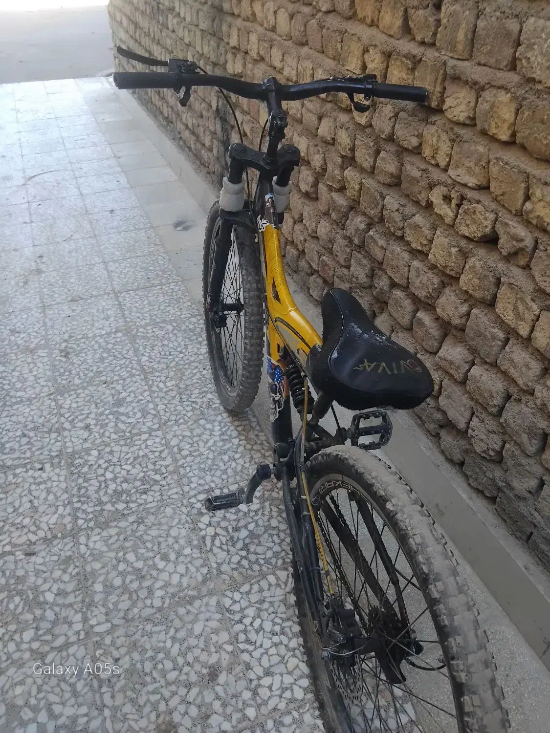 یک دوچرخه 26|دوچرخه، اسکیت، اسکوتر|قم, قلعه کامکار|دیوار