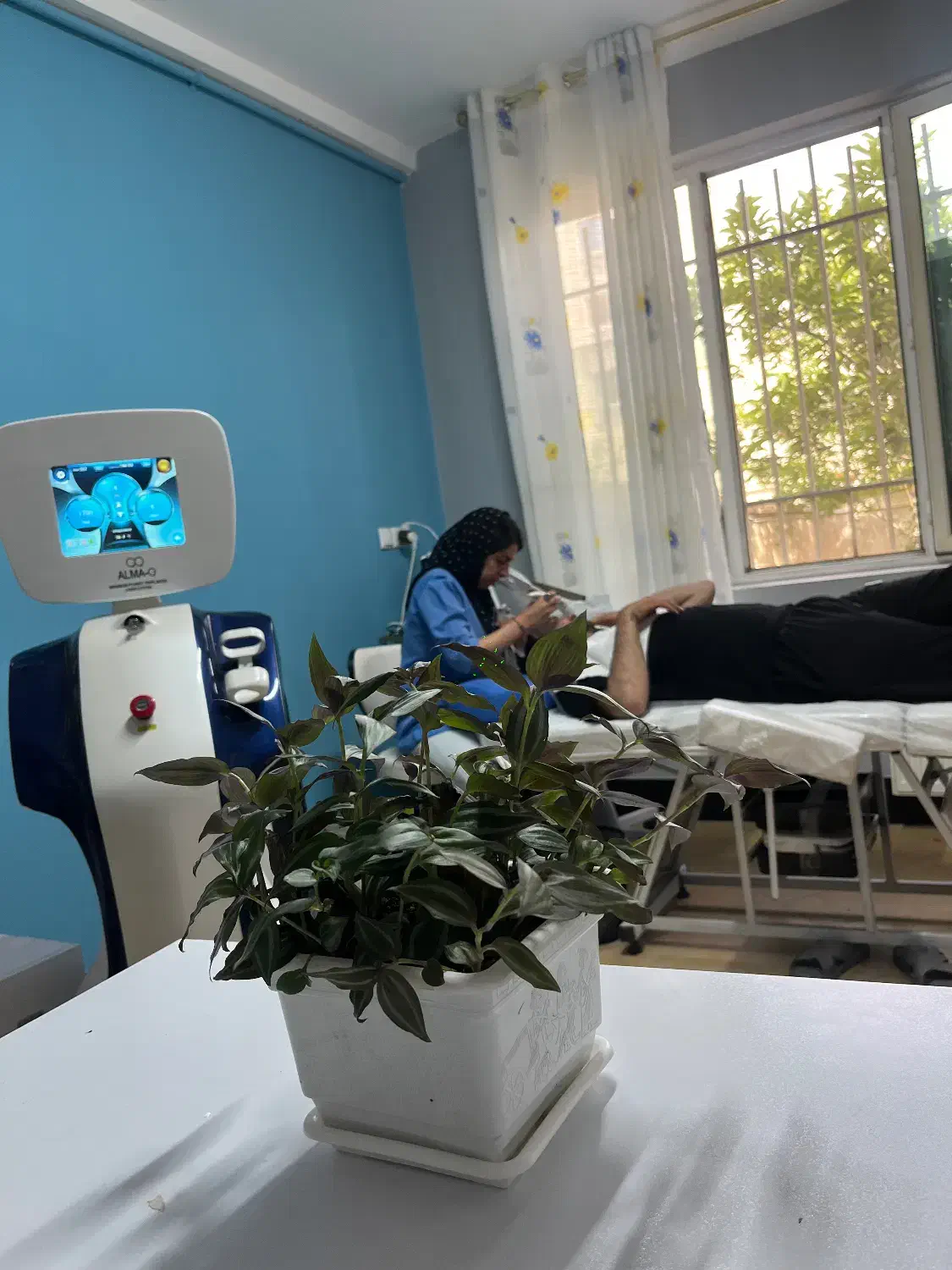 لیزر موهای بدن تضمینی|خدمات آرایشگری و زیبایی|شاهرود, |دیوار