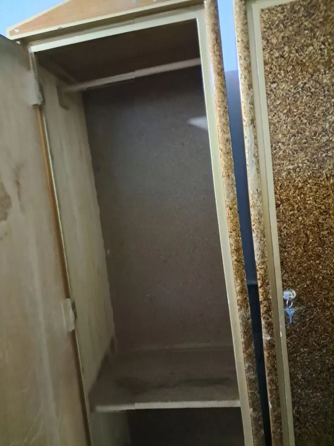 کمد ۲ لنگه|جاکفشی، کمد، دراور|قم, وادی السلام|دیوار