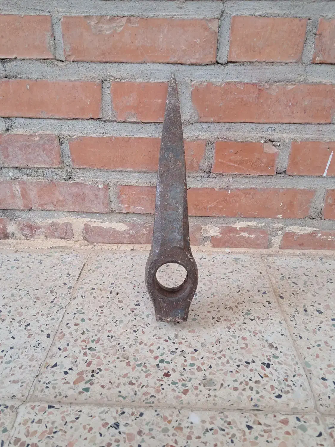 کلنگ|کلکسیون اشیاء عتیقه|اندیمشک, |دیوار