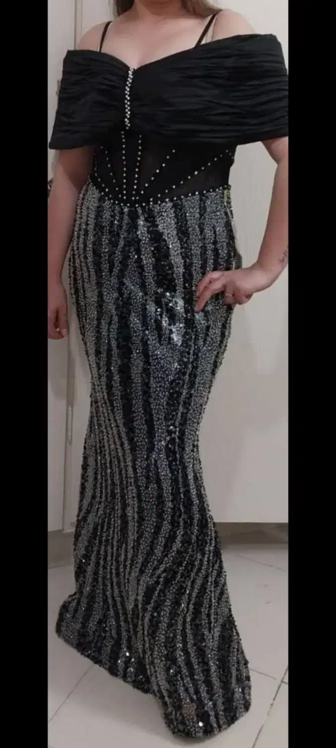 لباس مجلسی|لباس|بهارستان, |دیوار