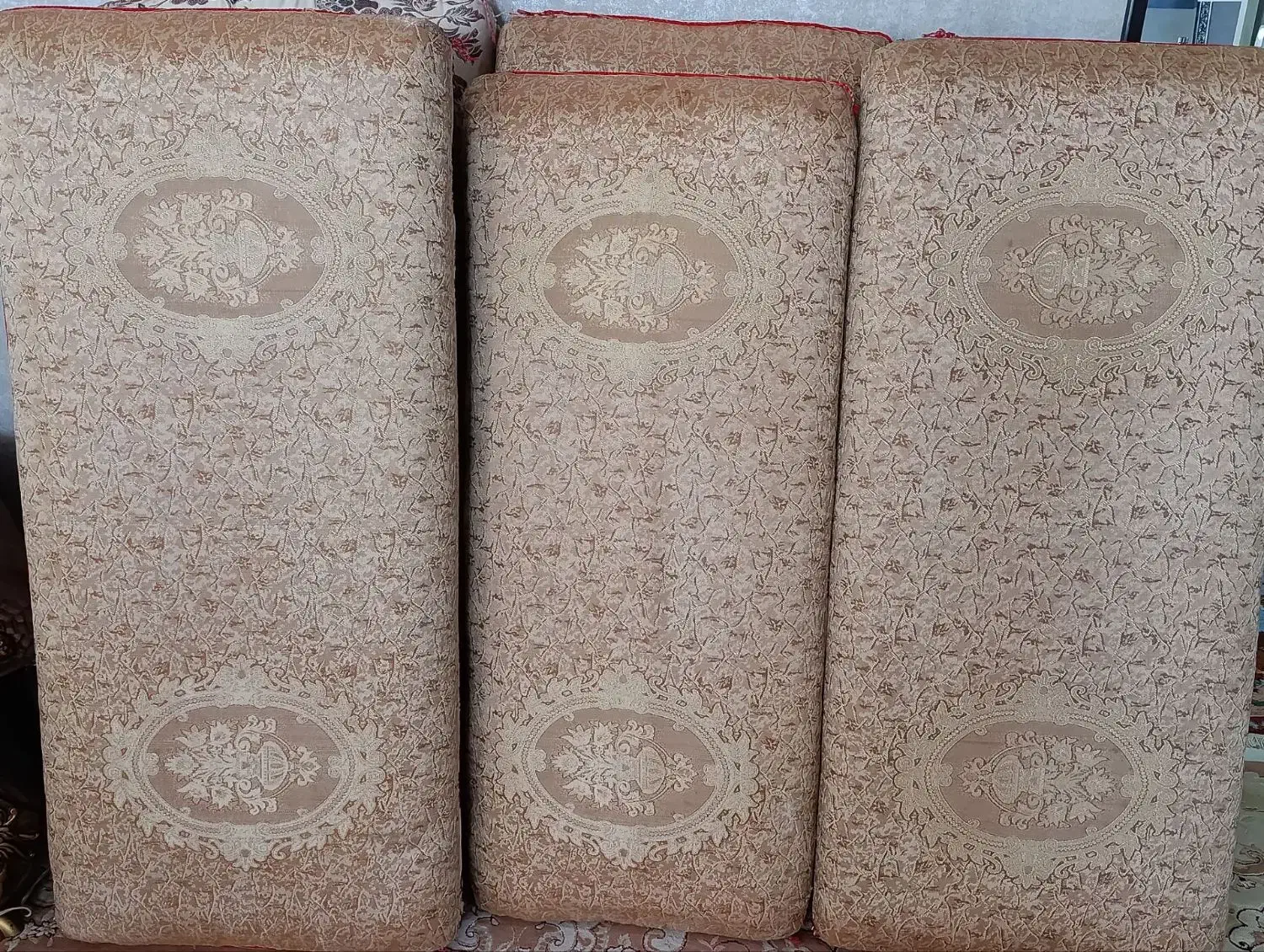 پشتی|پشتی|فولادشهر, فولادشهر|دیوار