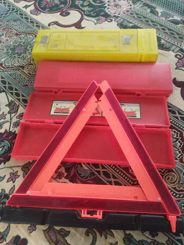 مثلث خطر|قطعات یدکی و لوازم جانبی|شیراز, گلشن|دیوار