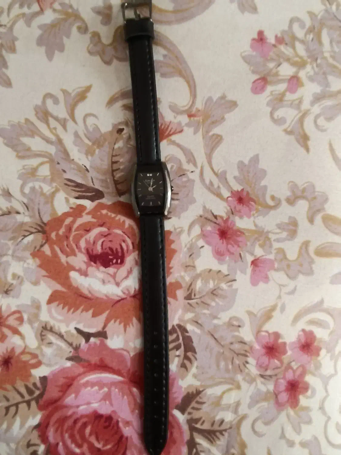 ساعت مچی|ساعت|نیشابور, خط کاشمر|دیوار