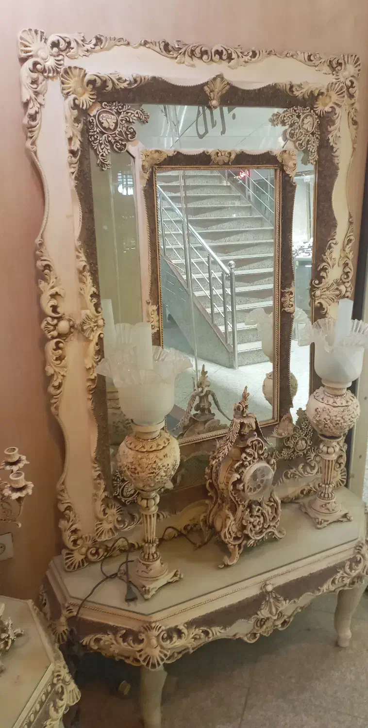 آینه و شمعدان|آینه|ورامین, ورامین|دیوار