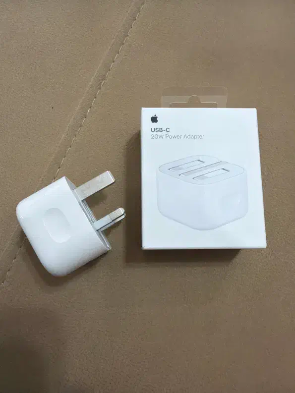 آداپتور اورجینال آیفون و هنذفری رو کارتنی|لوازم جانبی موبایل و تبلت|یاسوج, |دیوار