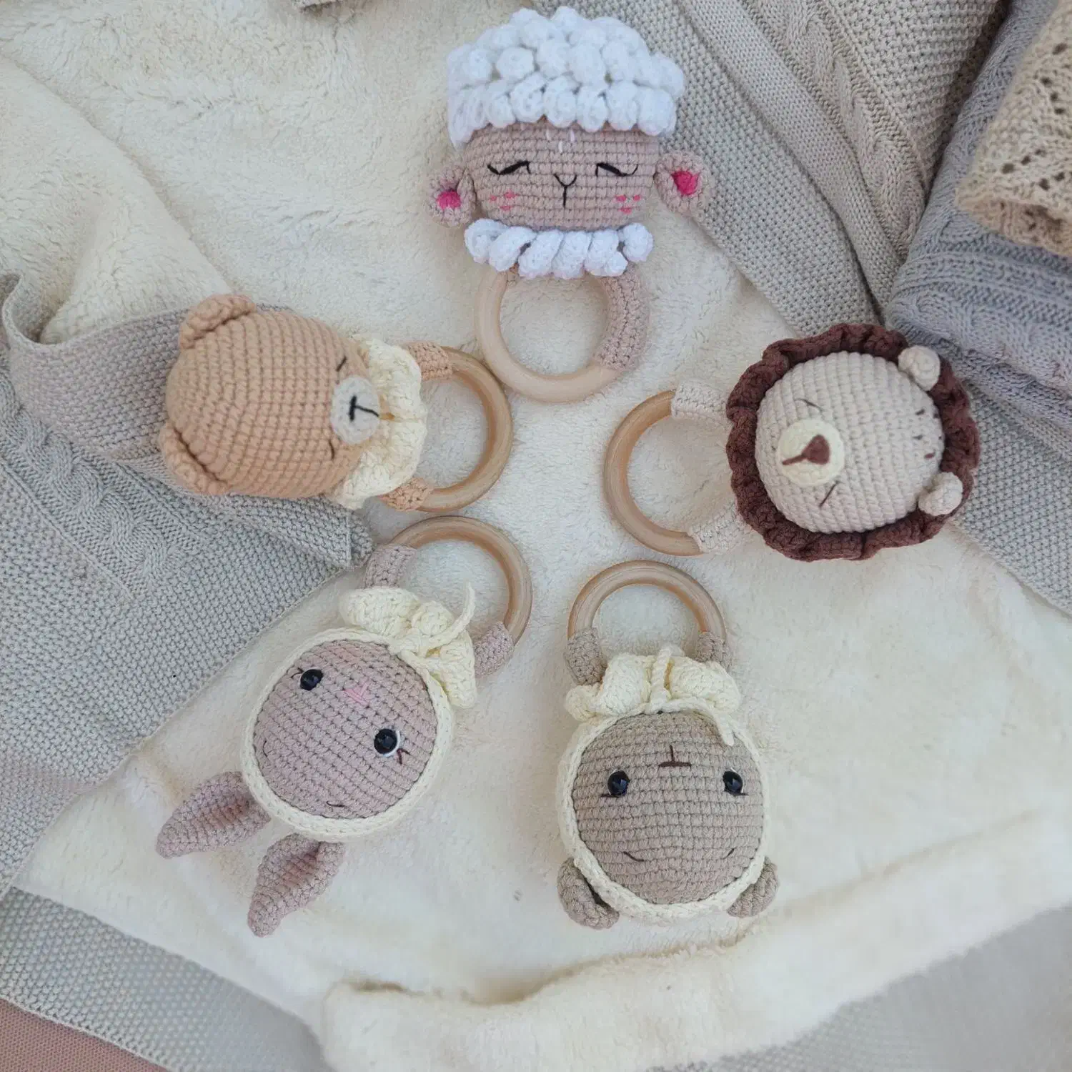 جغجغه کودک|اسباببازی بچه|گنبد کاووس, |دیوار