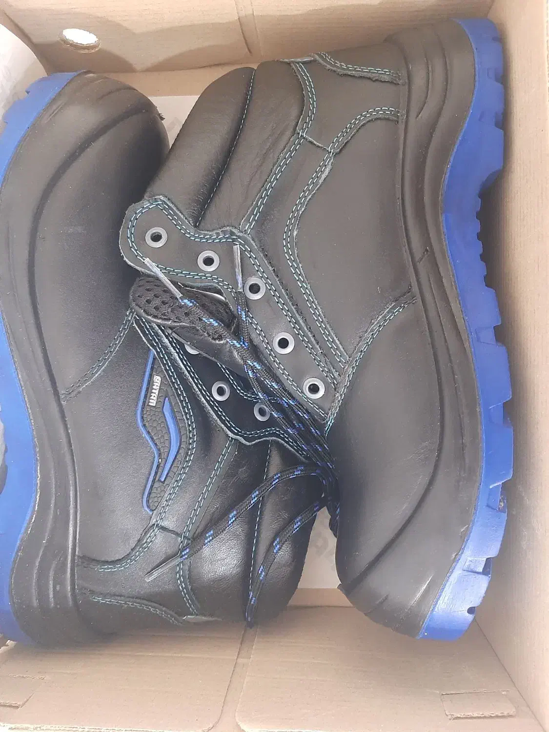 کفش ایمنی|کیف، کفش، کمربند|چمران, |دیوار