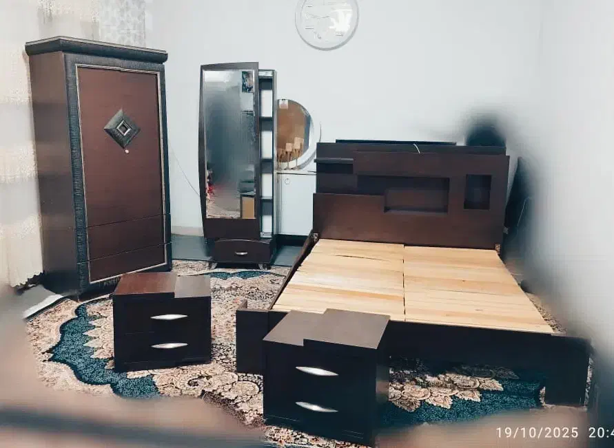 ۲سرویس تخت خواب دو نفره در حد نو نو با کمد|تخت و سرویس خواب|شیراز, کوشک میدان|دیوار