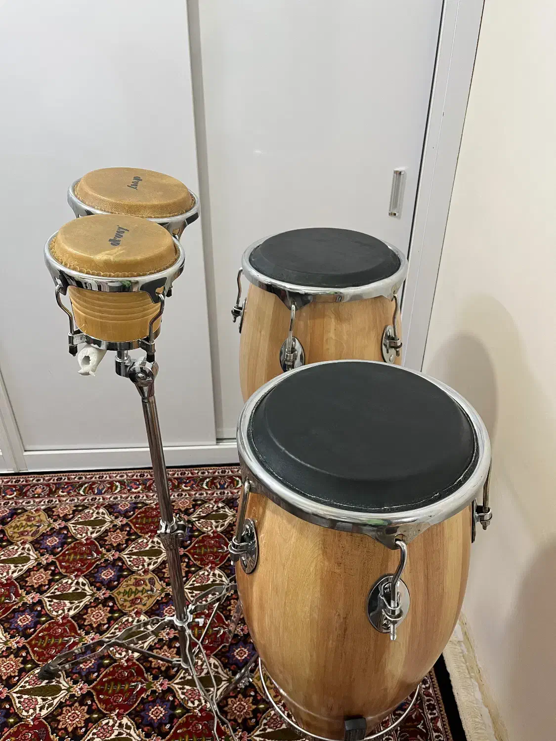 تومبا بانگو بنگو پایه|درام و پرکاشن|اصفهان, باتون|دیوار