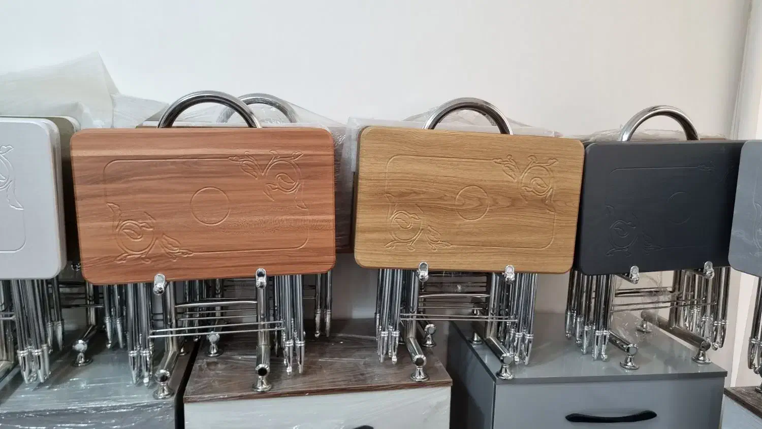 میز عسلی تاشو پایه فلزی صفحه بزرگ چمدونی 4 تایی|مبلمان خانگی و میز عسلی|خمینیشهر, |دیوار