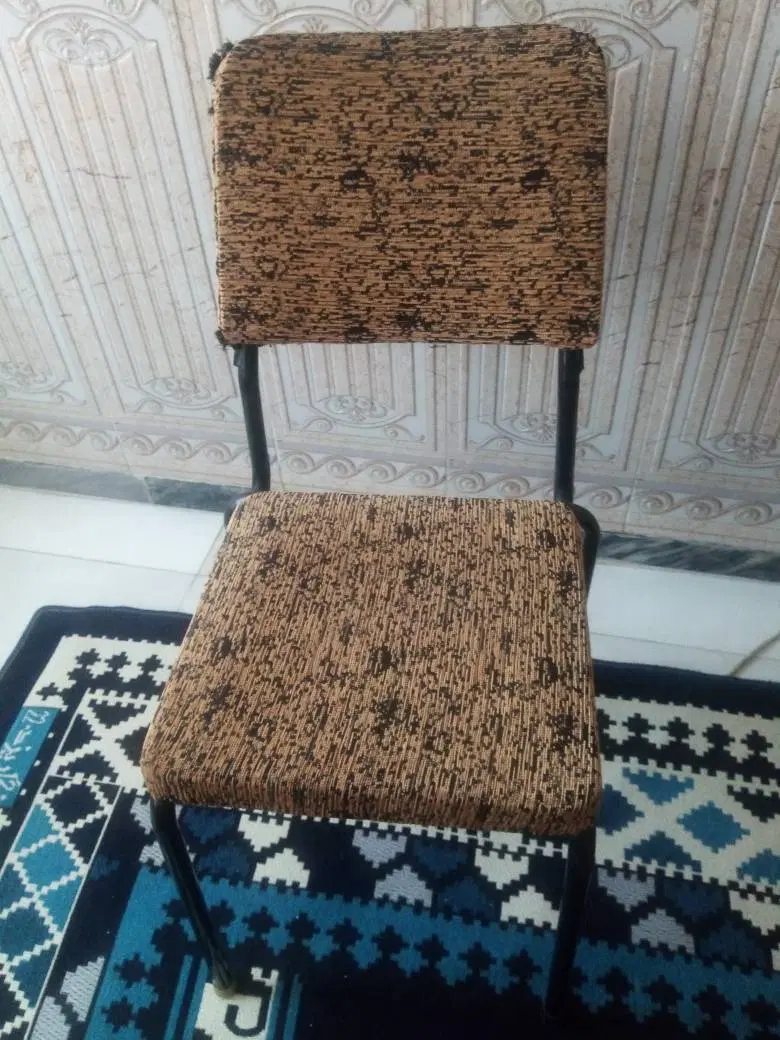 صندلی تکی|صندلی و نیمکت|شیراز, قلعه نو|دیوار