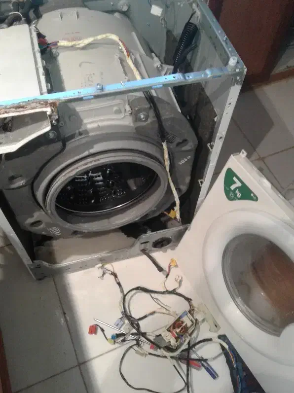 تعمیر انواع لباسشویی های دو قلو و اتومات|خدمات پیشه و مهارت|یاسوج, |دیوار