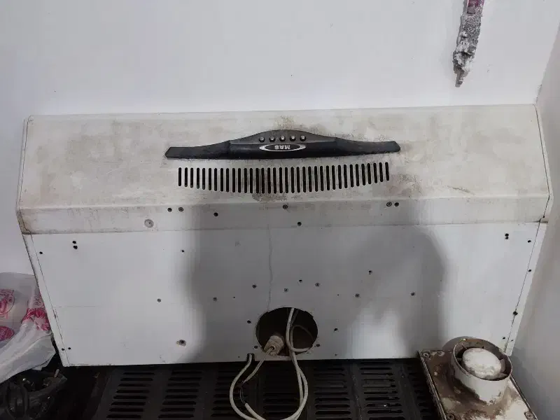 هود مکث|هود|نیشابور, شهرک جانبازان|دیوار