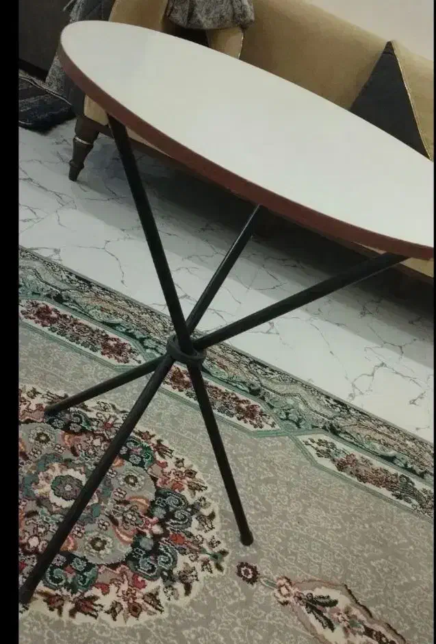 میز خاطره در حد نو|میز و صندلی غذاخوری|بومهن, |دیوار