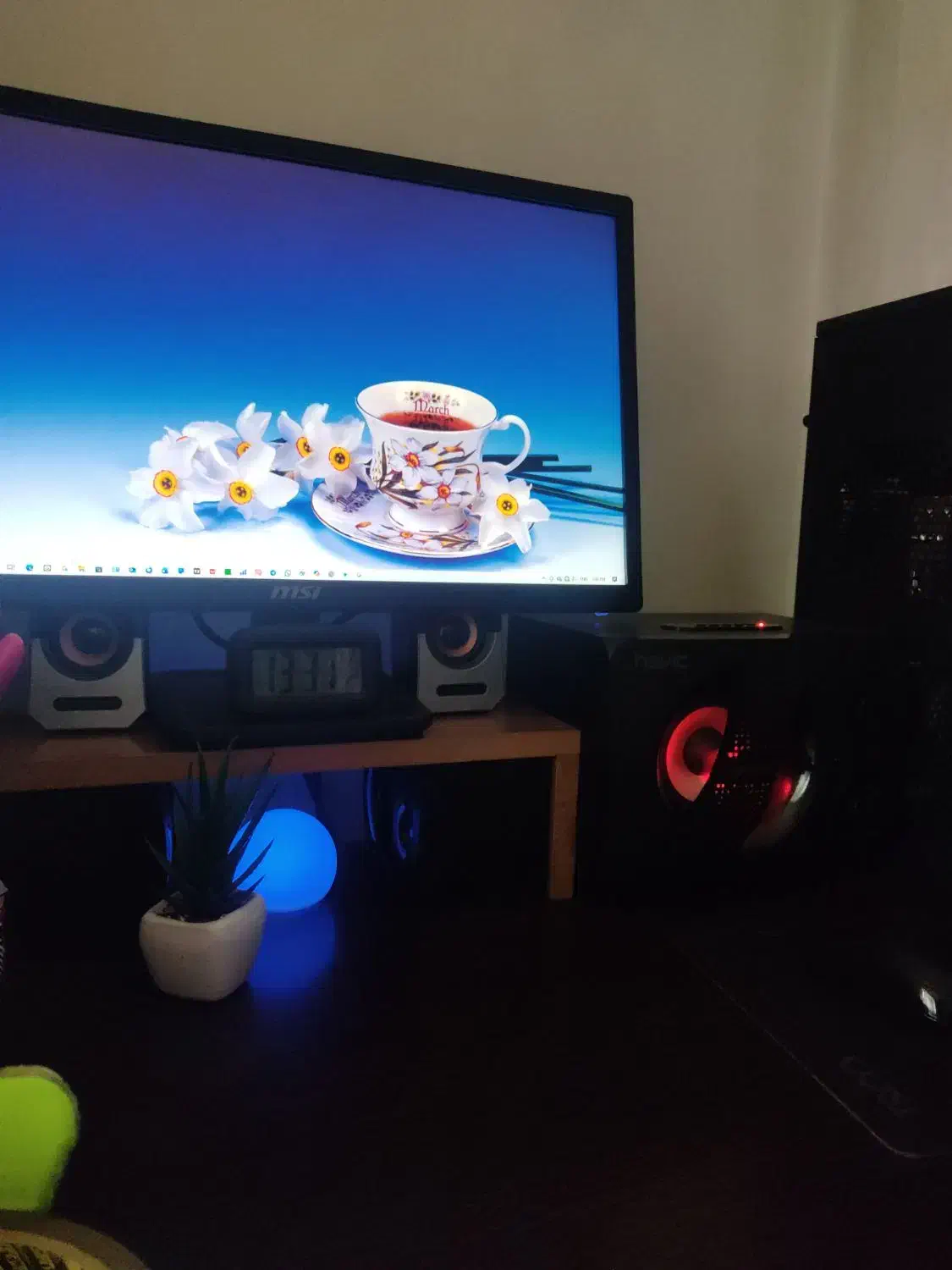 کامپیوتر خانگی با ۳۰۰۰گیگ حافظه|رایانه رومیزی|بومهن, |دیوار