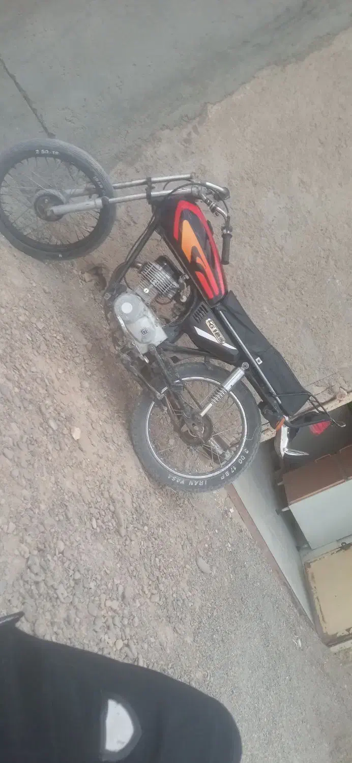 موتور|موتورسیکلت|خمک, |دیوار