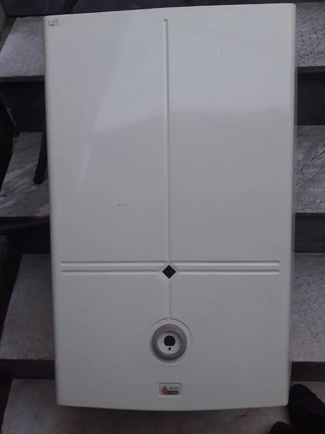 آبگرمکن دیواری بوتان|آبگرمکن، پکیج، شوفاژ|خوی, |دیوار