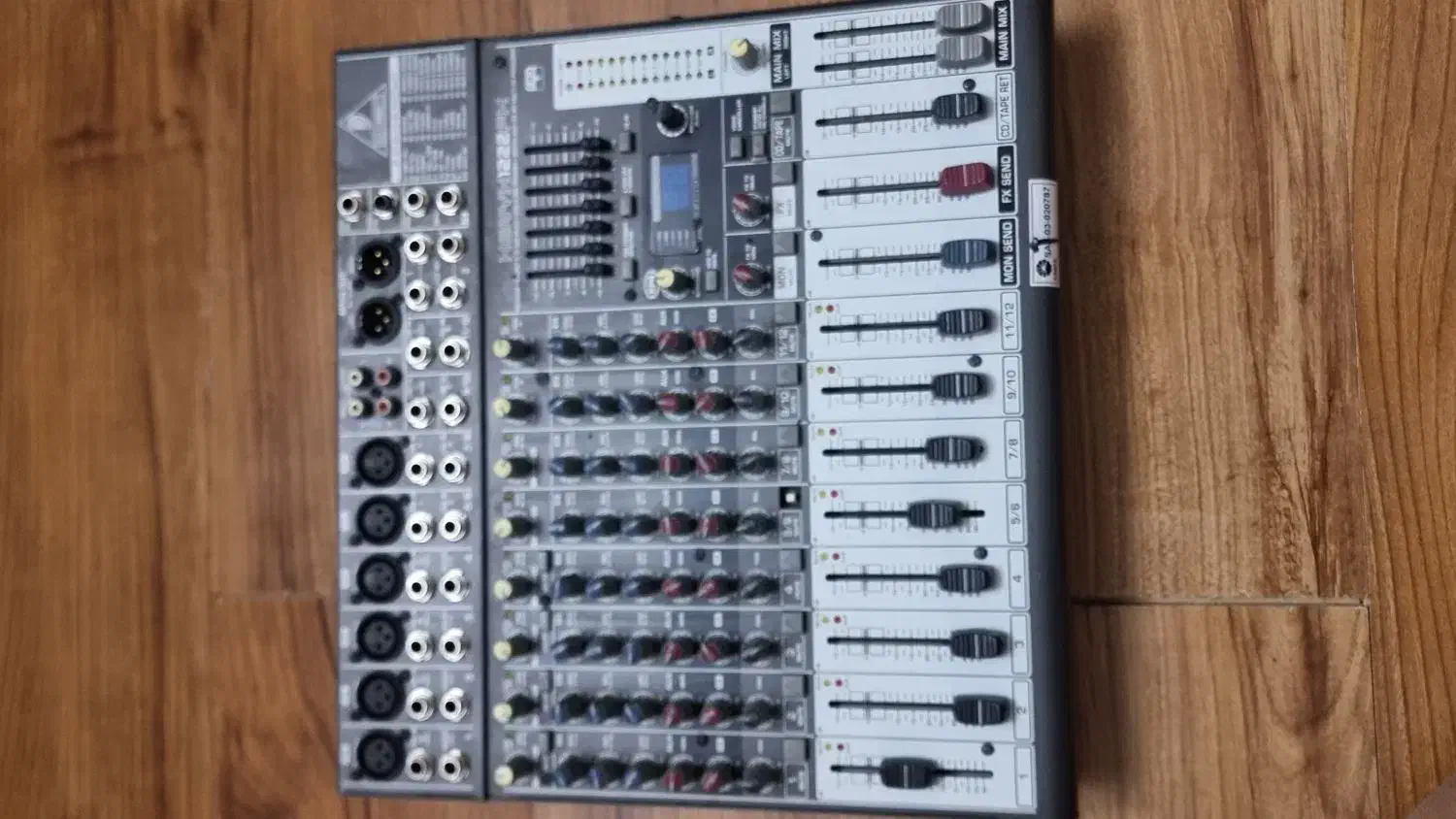 میکسر محبوب و بادوام بهرینگر ۱۲۲۲ اف ایکس|صوتی و تصویری|تهران, درختی|دیوار