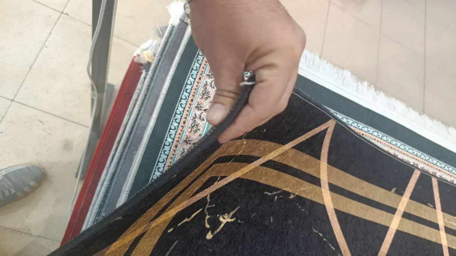 فرشینه ۴ متری مدرن اتاق خواب و آشپزخانه|فرش|اصفهان, لیمجیر|دیوار