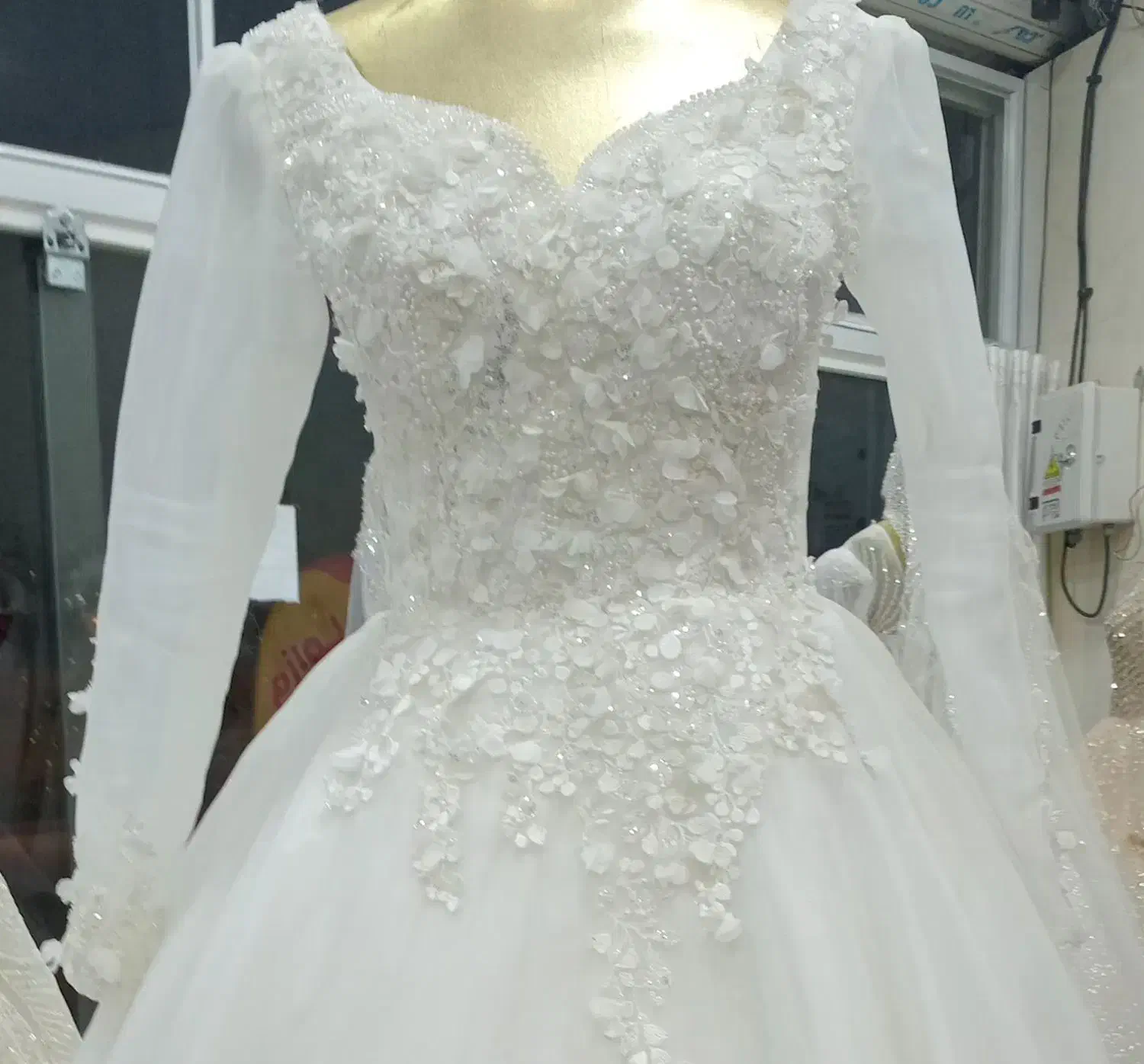 لباس عروس با قیمت مناسب|لباس|بیرجند, |دیوار