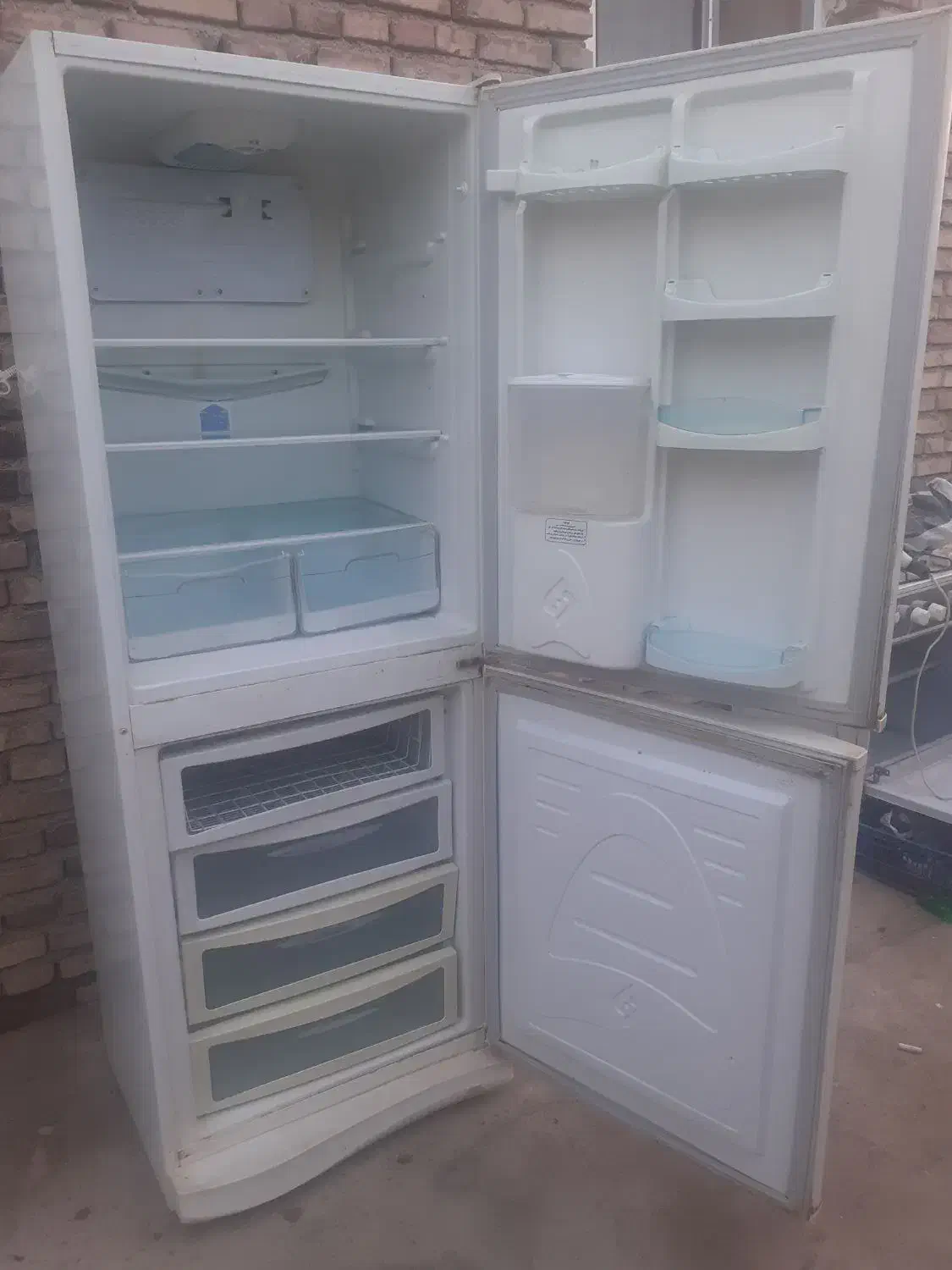 نیم فریزر ویخچال|یخچال و فریزر|مرند, |دیوار