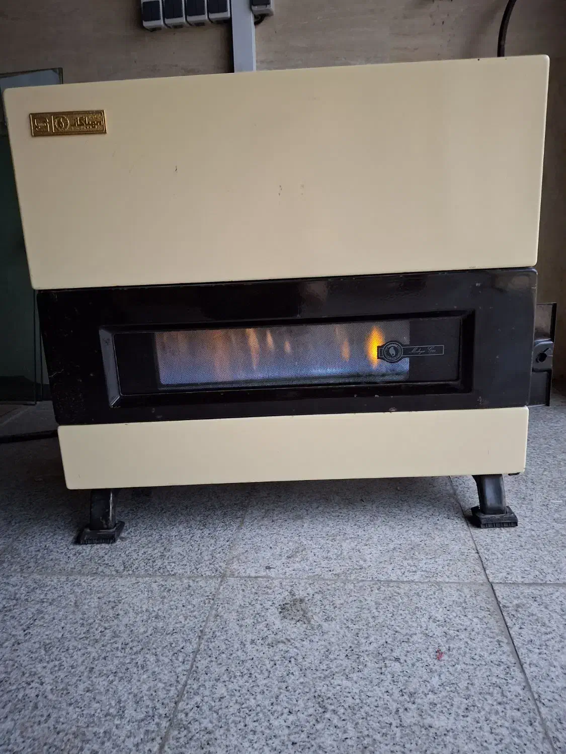 ۲ عدد بخاری خانگی|بخاری، هیتر، شومینه|رشت, دروازه لاکان|دیوار