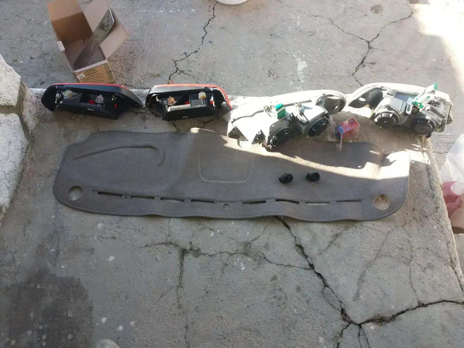 وسیله|اسباب‌بازی بچه|بیستون, |دیوار