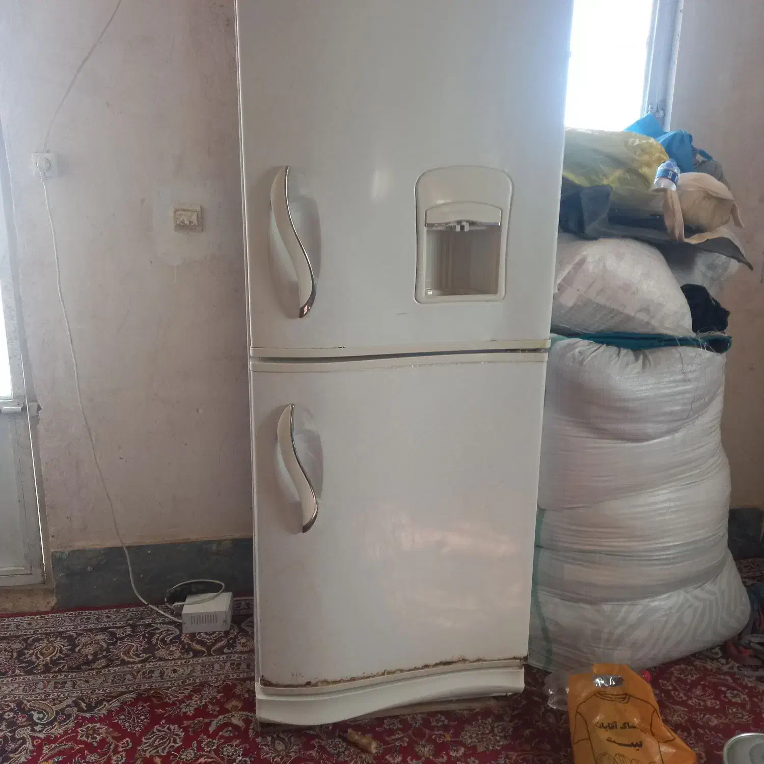 بخاطر کمبود جا میفروشمشکاملا سالمه|یخچال و فریزر|سلفچگان, |دیوار