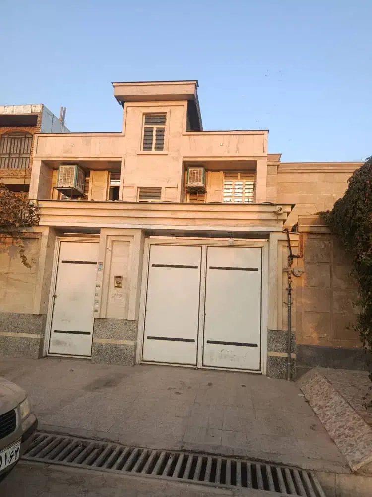 منزل دوطبقه فروشی|فروش خانه و ویلا|شیراز, شهرک گلها|دیوار