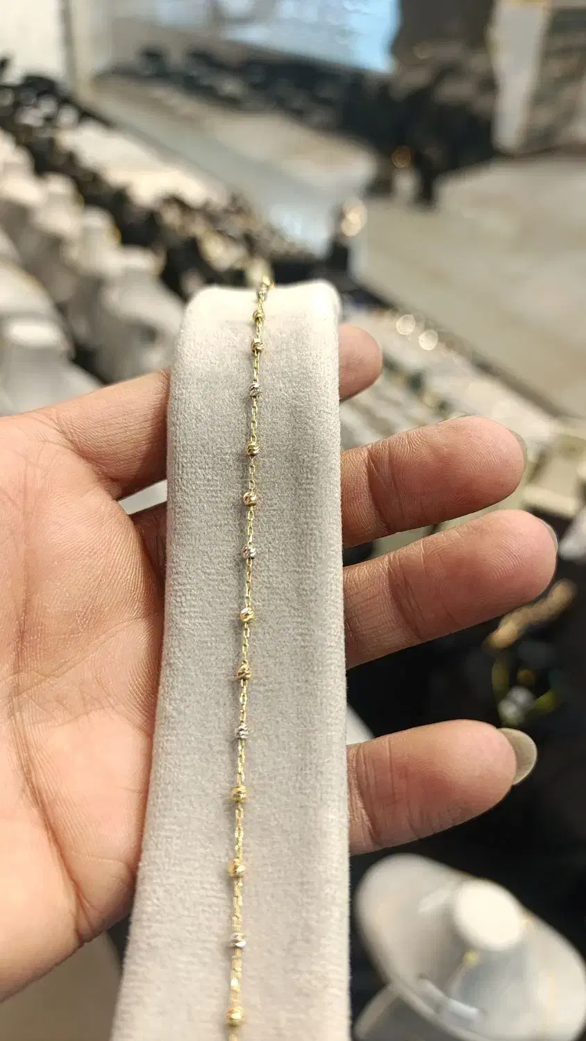 خیابان ارم پاساژ ارم همکف پ 137 .جواهری خطیب زاده|جواهرات|قم, ارم|دیوار