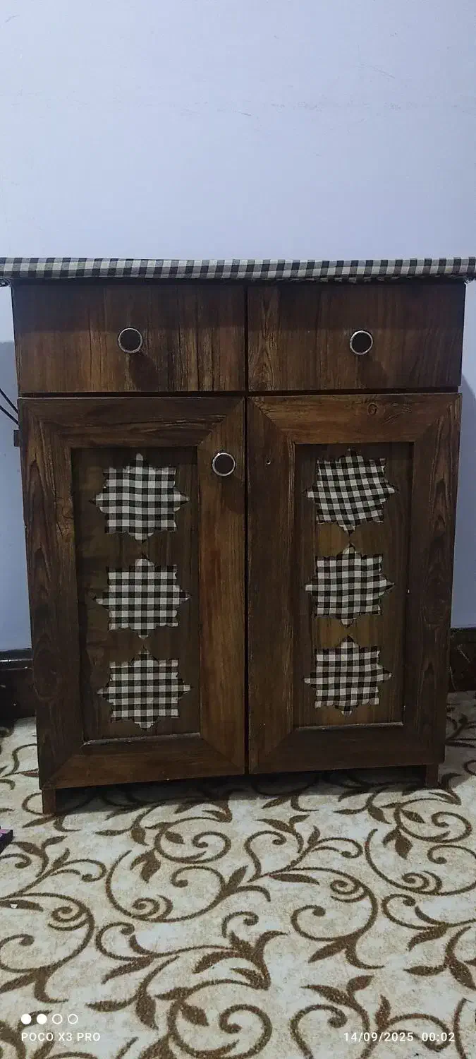میز اتو در حد نو|اتو و لوازم اتو|باغستان, |دیوار