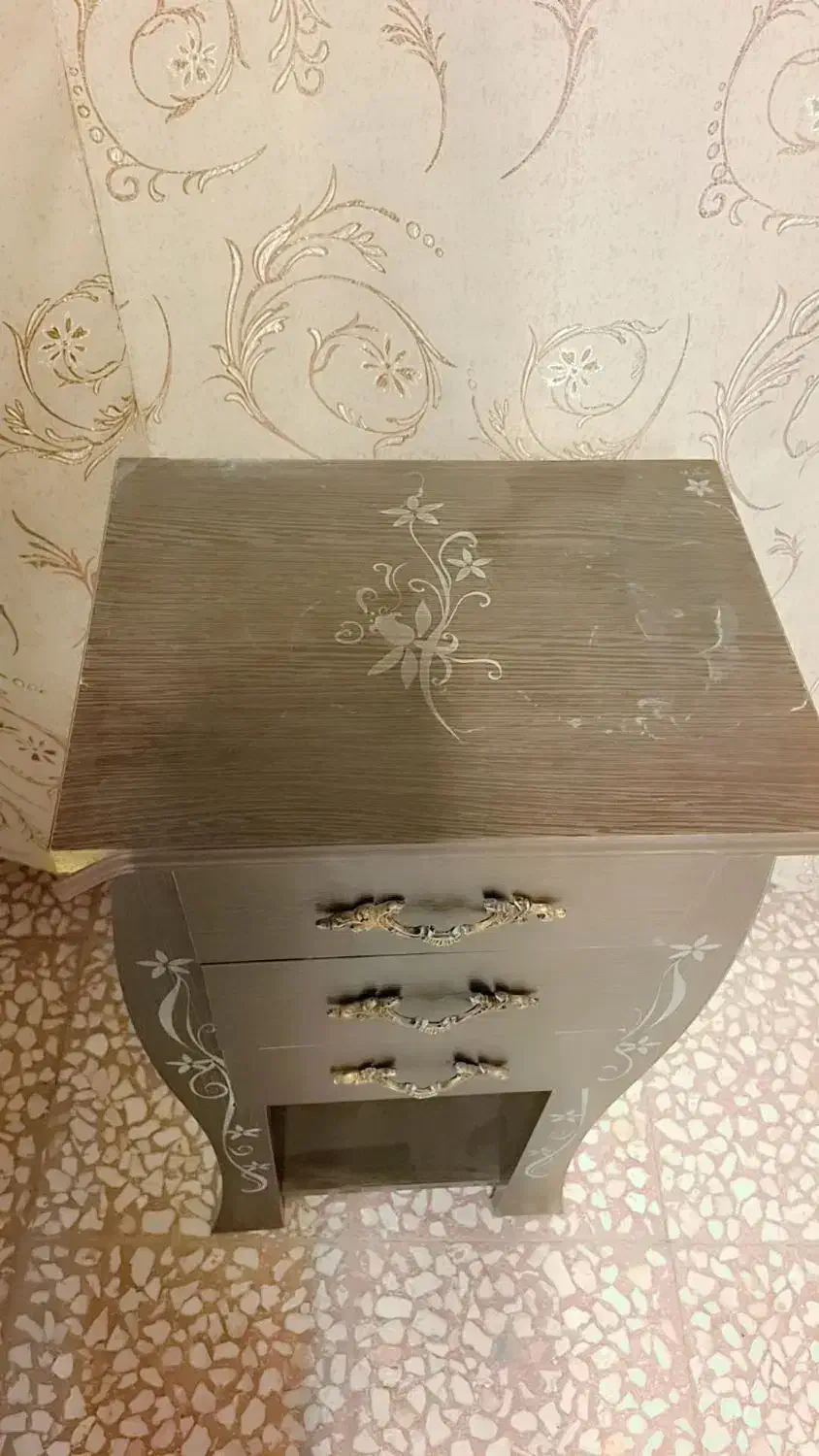 میز پایه بلند|میز و صندلی غذاخوری|قم, چهل درخت|دیوار