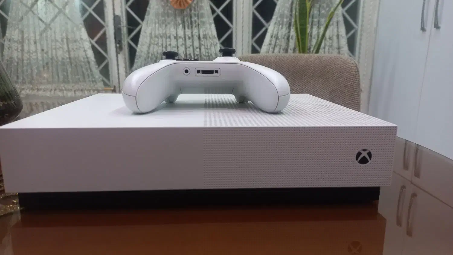 ایکس باکس وان اس|کنسول، بازی ویدئویی و آنلاین|فردیس, منظریه|دیوار