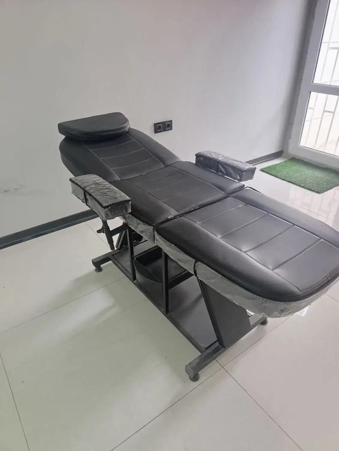 تخت مژه|آرایشگاه و سالن‌های زیبایی|مشهد, هنرستان|دیوار