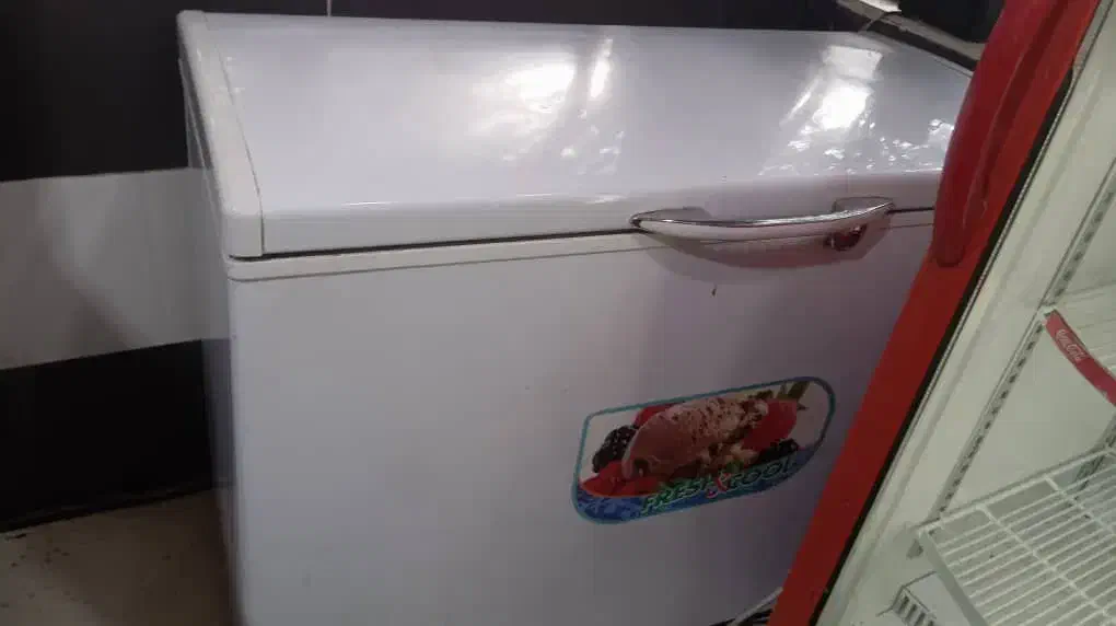 یچخال فیریز صندوقی|یخچال و فریزر|اقلید, |دیوار