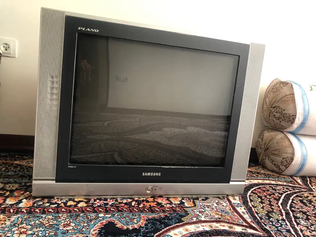 تلوزیون|تلویزیون و پروژکتور|شیراز, شهرک گلدشت حافظ|دیوار