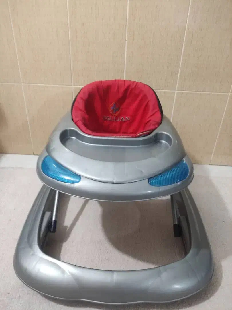 کمک مادر|اسباب و اثاث بچه|نقده, |دیوار