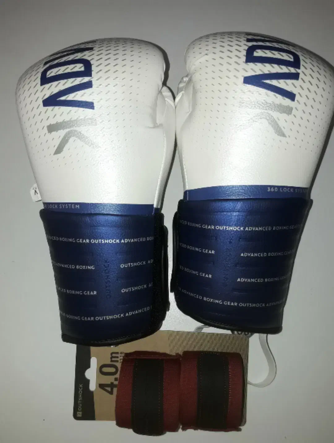 OUTSHOCK دستکش بوکس دخترانه شماره 8|تجهیزات ورزشی|تهران, اسفندیاری|دیوار