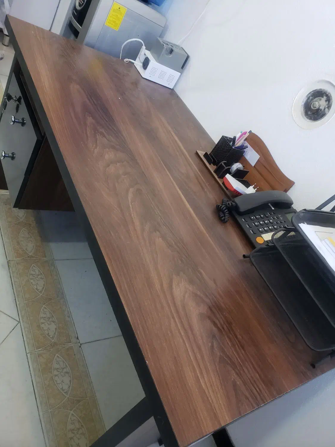 میز اداری کشو چپ|مبلمان اداری|صدرا-فارس, فاز ۱|دیوار