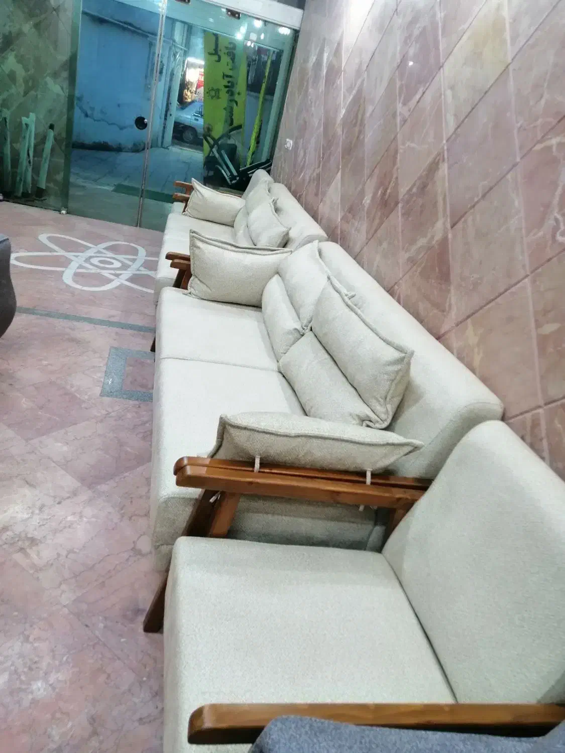 مبل راحتی روژان|مبلمان خانگی و میز عسلی|رشت, بازار|دیوار