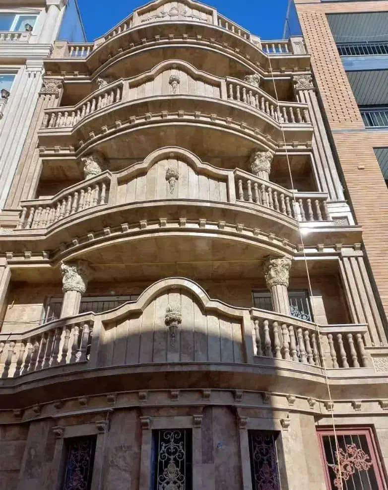 نرده بالکن و تراس طرحدار رنگ سفید شیری کرمی شکلاتی|مصالح و تجهیزات ساختمان|تهران, زعفرانیه|دیوار