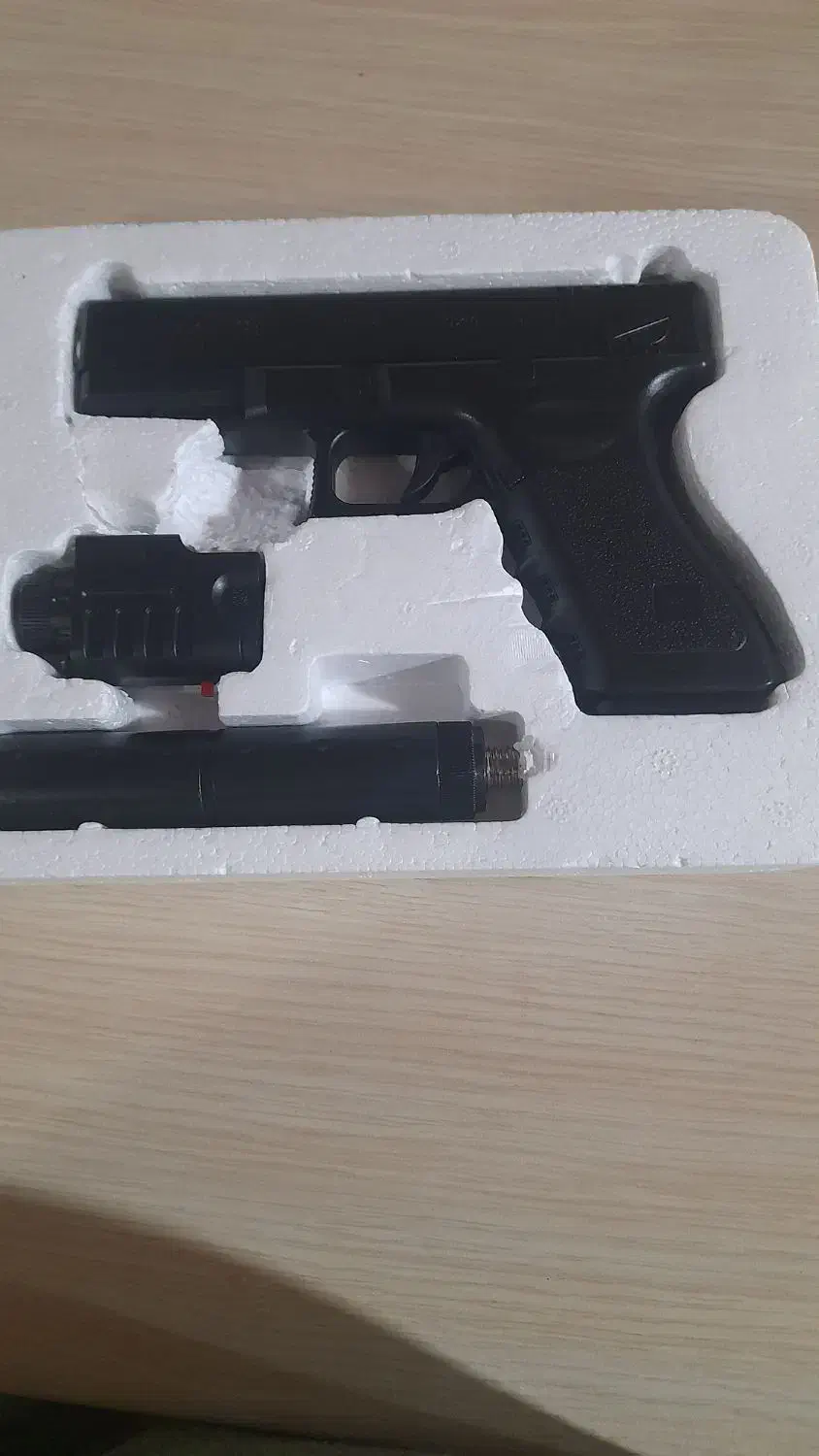 تفنگ اسباب بازی گلاگ|اسباب‌‌بازی|نشتارود, |دیوار