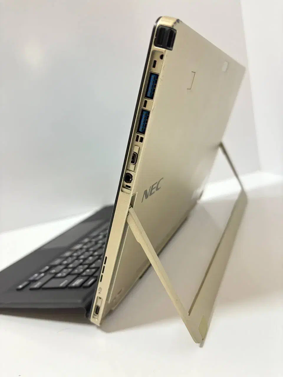 تبلت ویندوزی برند Nec ژاپن رم ۸ فول تاچ core i5|تبلت|تهران, فلسطین (میدان انقلاب)|دیوار