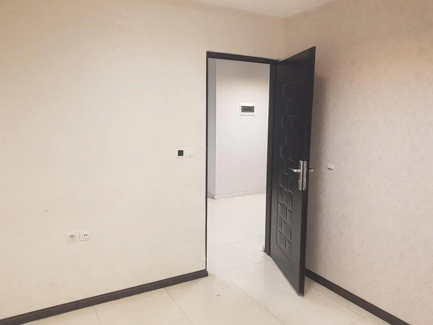 75متر دفتر کار/مطب/بر خیابان معلم|فروش دفتر کار، اتاق اداری، مطب|اردبیل, |دیوار