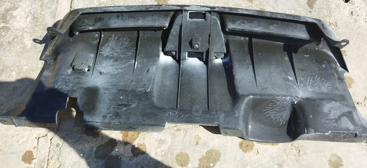 جلو پنجره پارس|ابزارآلات|زابل, |دیوار