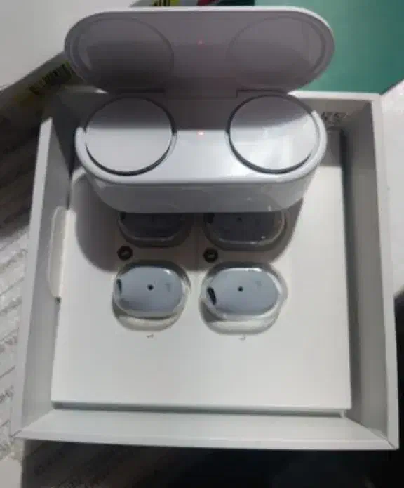 هندزفری سونی ۱۰۰۰x4 پرچمدار|لوازم جانبی موبایل و تبلت|بروجرد, |دیوار