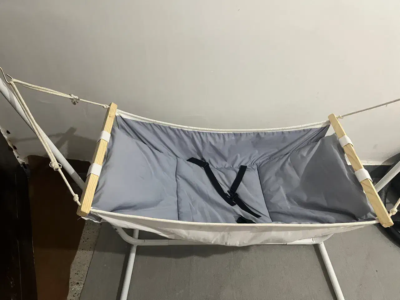 گهواره|تخت و سرویس خواب|دهدشت, |دیوار