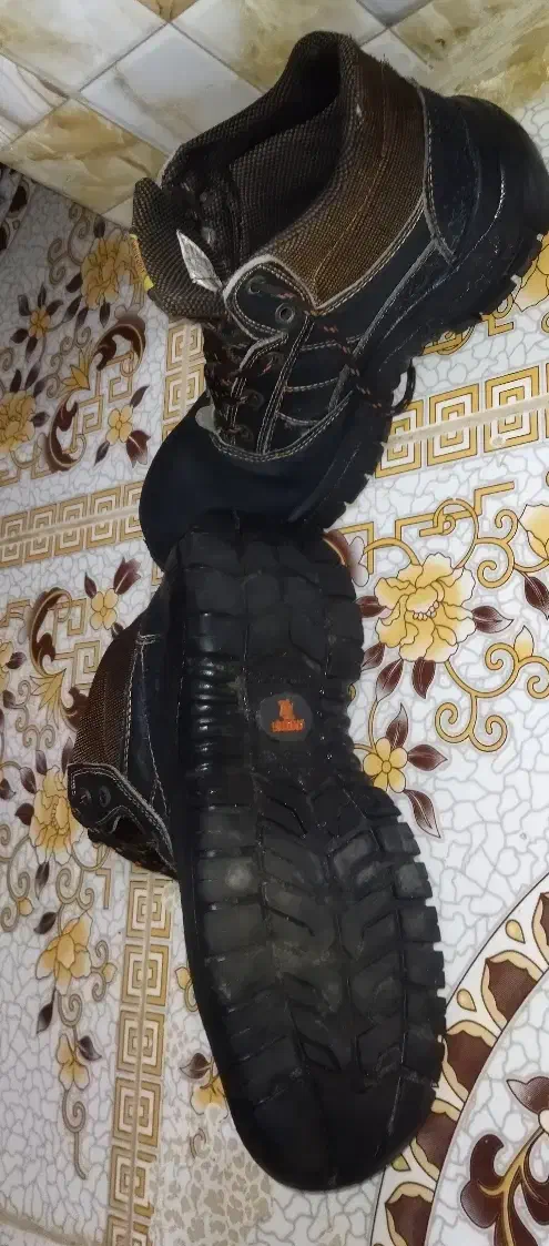 کفش کار محکم|کیف، کفش، کمربند|قیدار, |دیوار