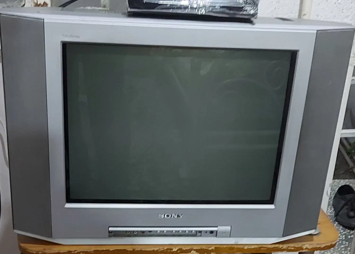 تلوزیون ۲۱ اینچ سونی مدل وگا|تلویزیون و پروژکتور|رشت, آب و برق|دیوار